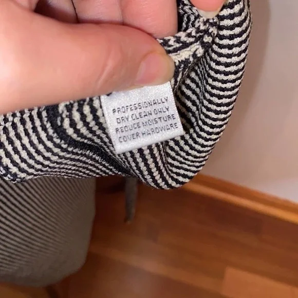 St. John Gray Knit Shirt Suit with Belted Blazer - Picture 7 of 12